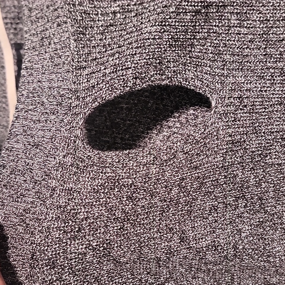 2 Sweaters - image 4